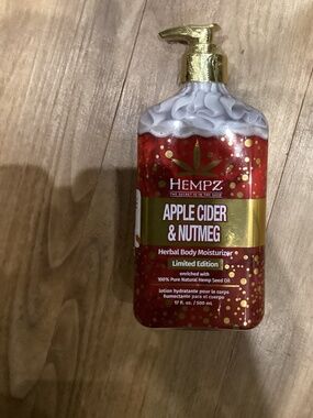 Hempz Apple Cider & Nutmeg Herbal Body Moisturizer